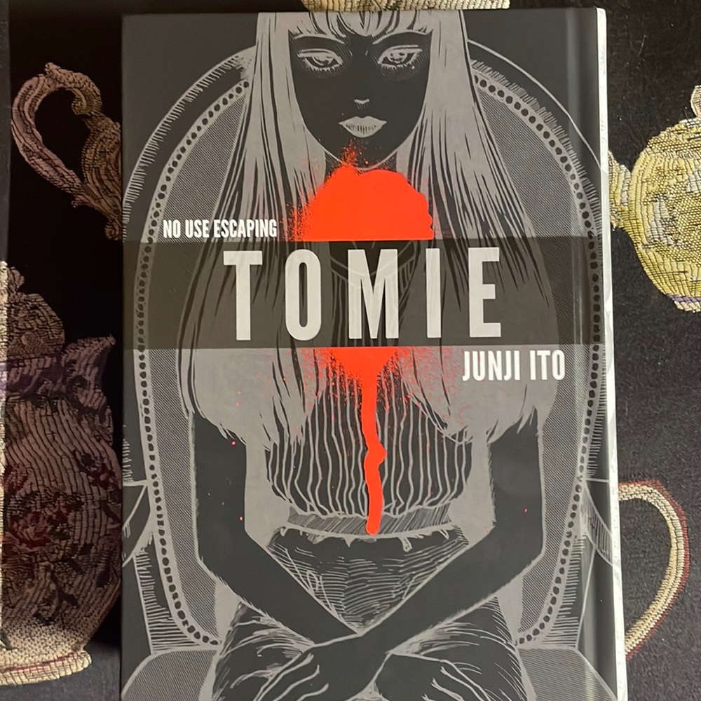 Tomie By Junji Ito (Complete Deluxe Edition)